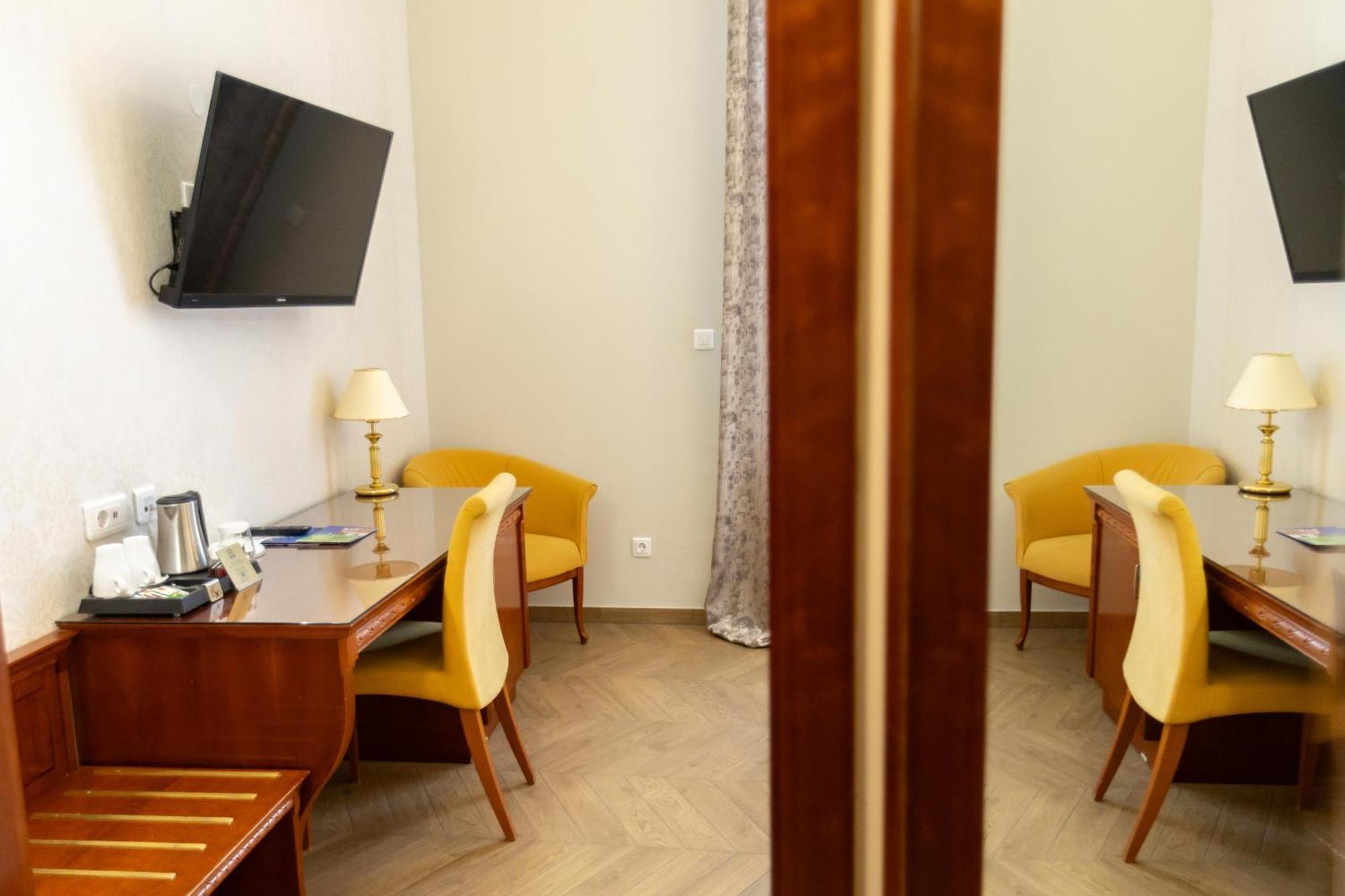 Hotel Waldinger Осиек Экстерьер фото