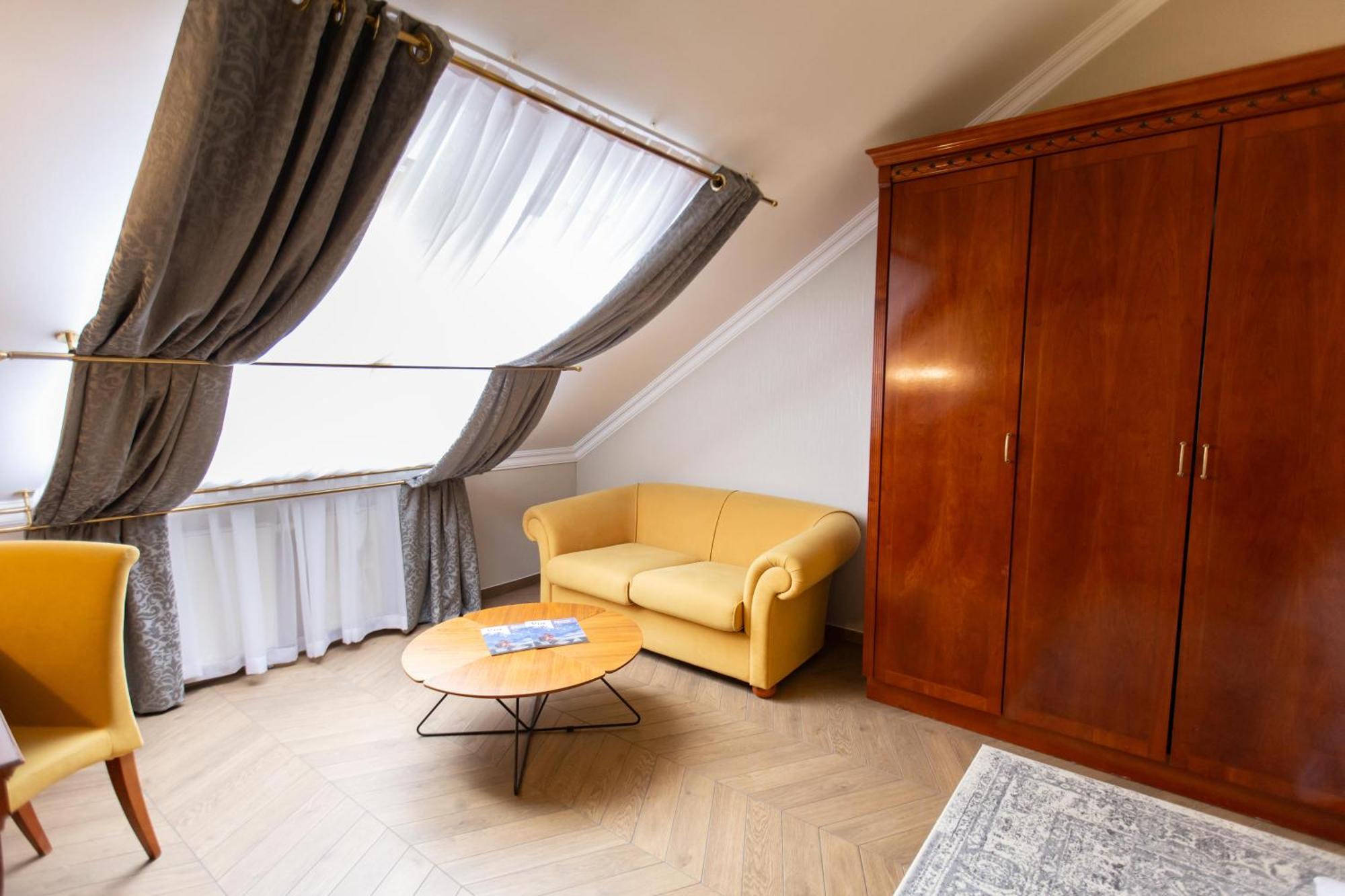 Hotel Waldinger Осиек Экстерьер фото